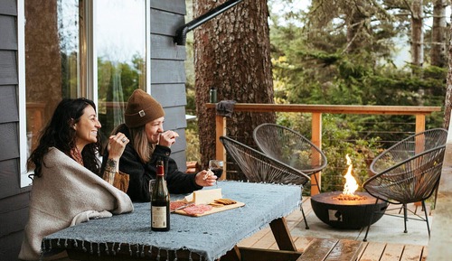 Classic Cabin, 2 Bedrooms, Hot Tub, Ocean View