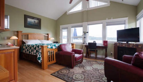 Honeymoon Suite, 1 King Bed, Fireplace, Ocean View