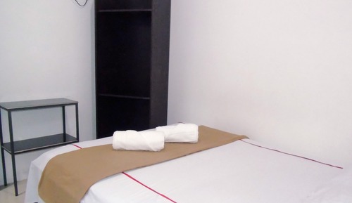 Basic Double Room (Habitacion 1 Cama Queen)