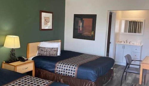 Standard Single Room, 2 Queen Beds