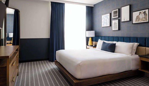 Suite, 1 King Bed, Accessible, Non Smoking