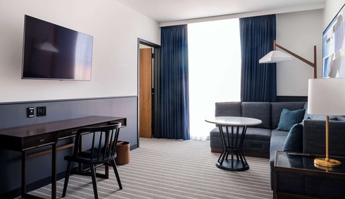 Suite, 1 King Bed, Non Smoking