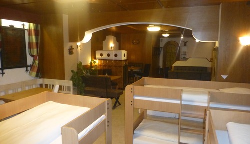 Junior Shared Dormitory, Multiple Beds