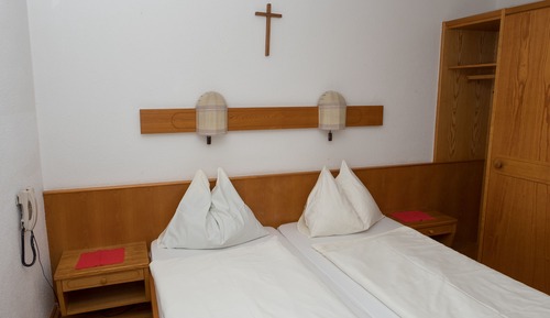 Basic Double Room, 1 King Bed