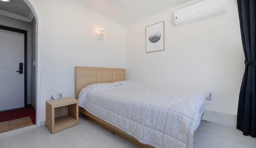 Basic Room, 1 Bedroom (Room 707)