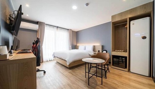 Premium Double Room, 1 Queen Bed, Non Smoking, Balcony (2 PC)