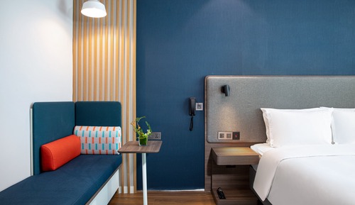 Standard Room, 1 King Bed