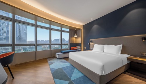 Standard Room, 1 King Bed (Extra Floor Space)