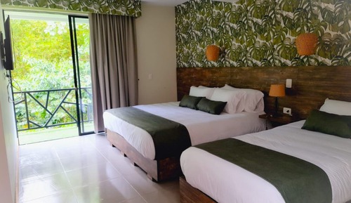 Habitación Cuádruple, balcón