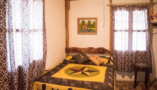Family Cabin (De Blanca)