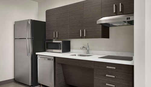 Studio, 2 Queen Beds, Accessible (Roll-In Shower)