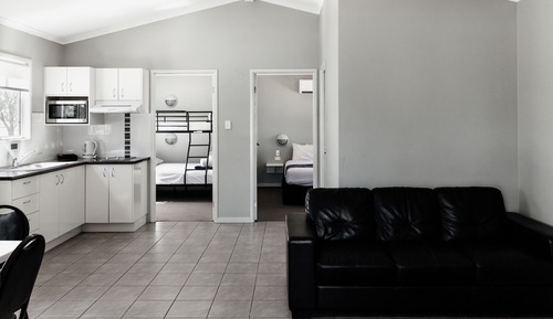 2 Bedrooms Deluxe - Sleeps 5