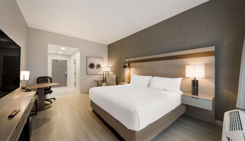 Standard Room, 1 King Bed, Non Smoking, Refrigerator & Microwave