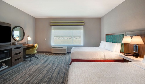 Room, 2 Queen Beds, Bathtub (Mobility & Hearing)