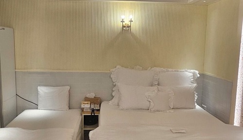 Premium Suite Twin