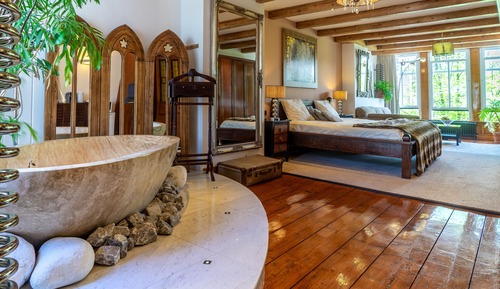 Superior Room, Jetted Tub