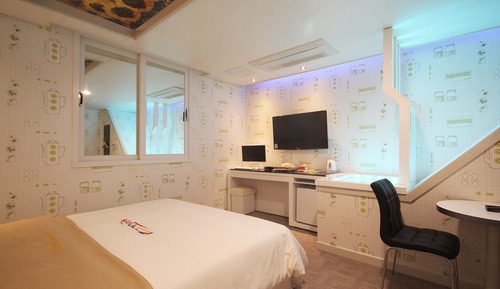 Room (General room (Netflix viewing availab)