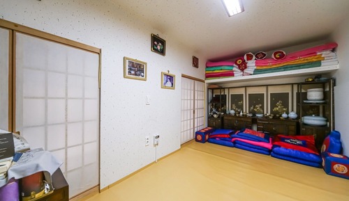 Room (Mae Room (Hwangto Ondol Room Pet Allo)