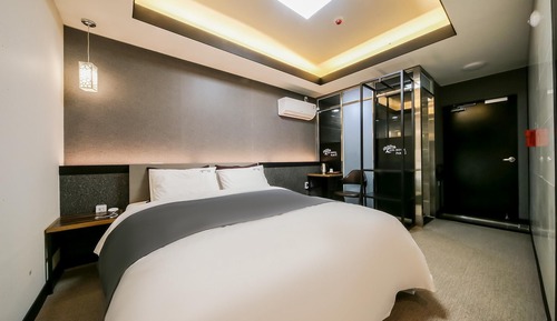 Room (1 room 1 week - MOVIE Movie Room (*Ne)