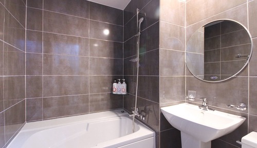 Room (Suite (OTT Bathtub))