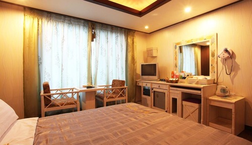 Room (Standard Room B)