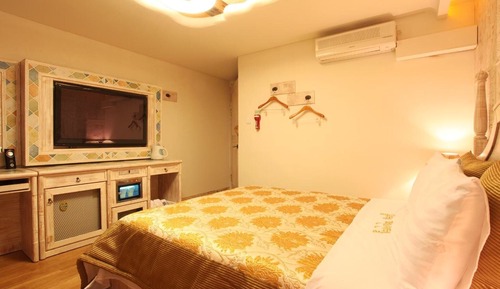 Room (Standard Room A)