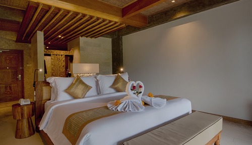 Suite room with valley view
