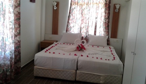 Family Room, 2 Bedrooms