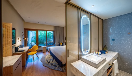 Standard Room, 1 King Bed, Courtyard View (Private Hot Spring)