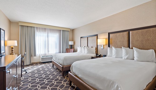 Deluxe Room, 2 Queen Beds, Smoking