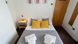 Double Room, Private Bathroom (Room G2)