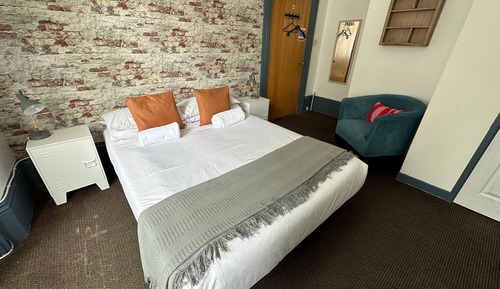 Comfort Double Room, Private Bathroom (Room G1)