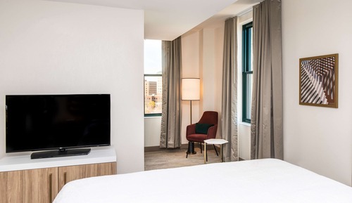 Deluxe Room, 1 King Bed