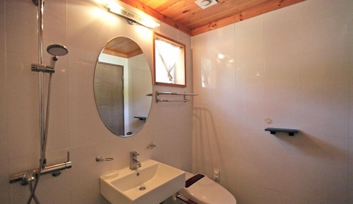 Room (Gureumbyeongari)