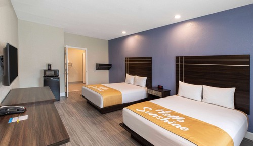 Room, 2 Queen Beds, Accessible, Non Smoking (Mobility/Hearing, Roll-In Shower)