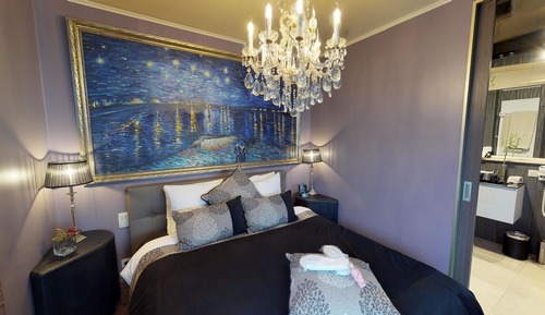 Luxury Double Room (Van Gogh)
