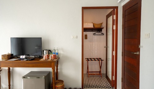 Cozy Deluxe Twin Beds