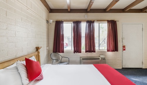 Premium Room, 1 King Bed, Smoking