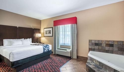 Deluxe Room, 1 King Bed, Non Smoking