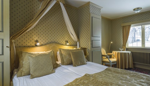 Double room in seperate building (Spa Included)