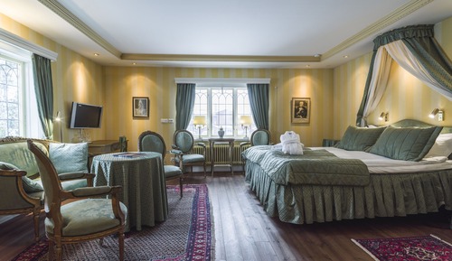 Junior Suite, Jetted Tub in separate building (Spa Included)