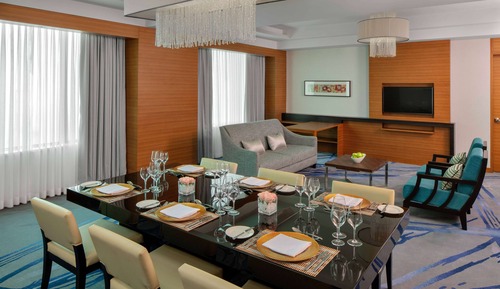 Deluxe Suite