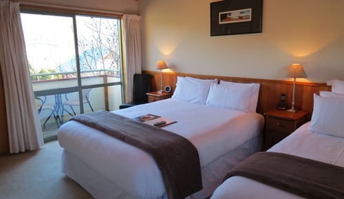 Twin Lodge Room