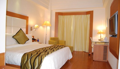 Deluxe Room King Bed