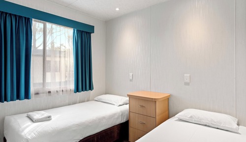 Deluxe Spa Cabin