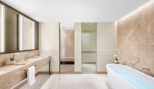 Room (Vista Lago)