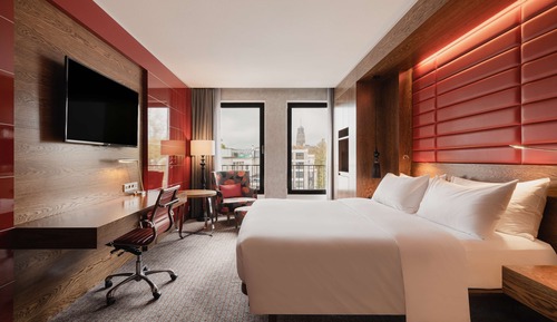 Family Room, 1 King Bed, Connecting Rooms