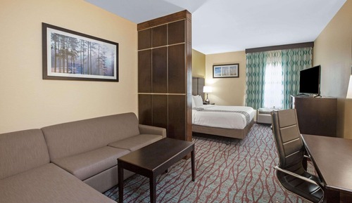 Deluxe Studio Suite, 1 King Bed, Non Smoking