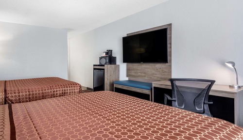 Basic Room, 2 Queen Beds, Non Smoking (Efficiency)