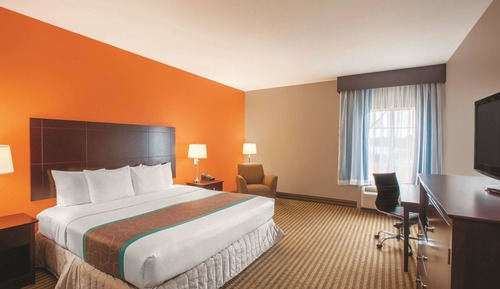 Room, 1 King Bed, Accessible, Non Smoking (Mobility,Hearing,Tub w/Grab Bars)